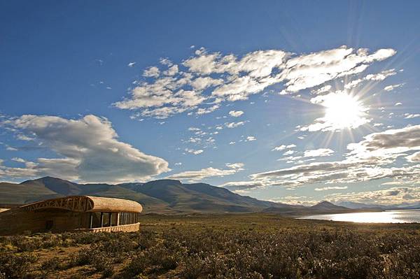 Tierra Patagonia exterior lateral (foto_grafa Pi_a Vergara) copia.jpg Tierra Patagonia exterior lateral (foto_grafa Pi_a Vergara) copia.jpg
