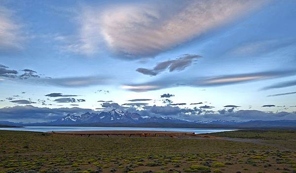 Tierra Patagonia Exterior posterior (Foto_grafa Pi_a Vergara) copia.jpg Tierra Patagonia Exterior posterior (Foto_grafa Pi_a Vergara) copia.jpg
