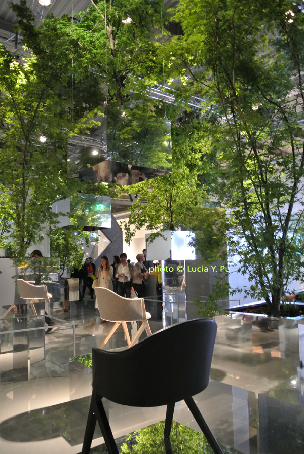 cassina stand_ photo by Lucia拷貝.jpg cassina stand_ photo by Lucia拷貝.jpg