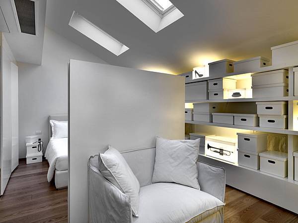 the luxurious attic_ph. massimo listri.jpg the luxurious attic_ph. massimo listri.jpg