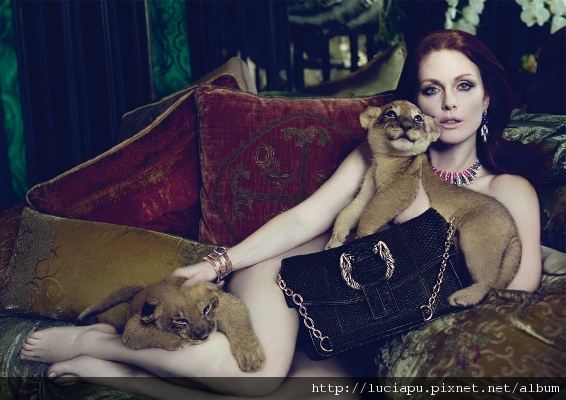 Julianne-Moore-Naked-Bvlgari-PHOTOS (1).jpg Julianne-Moore-Naked-Bvlgari-PHOTOS (1).jpg