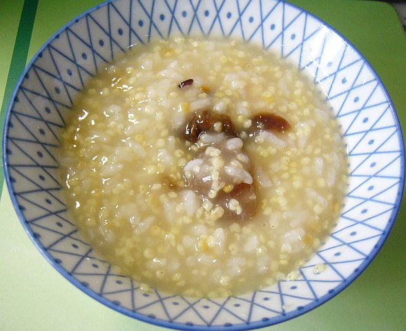 龍眼小米粥 龍眼小米粥