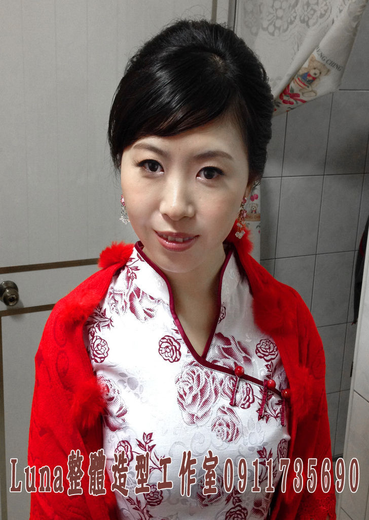 20131229 李小姐訂婚旗袍禮服古典造型紅色盤扣頭飾
