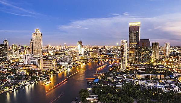 Bangkok-River-Skyline