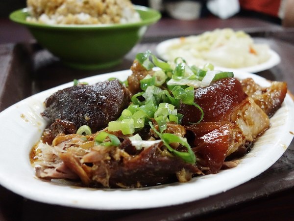 老牌張豬腳飯+排隊也要給他吃到!!!!!! 老牌張豬腳飯+排隊也要給他吃到!!!!!!
