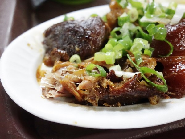 老牌張豬腳飯+排隊也要給他吃到!!!!!! 老牌張豬腳飯+排隊也要給他吃到!!!!!!