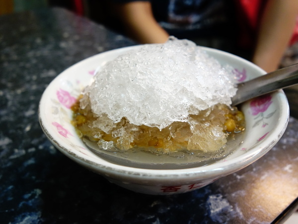 顏記甜湯+杏仁露+綠豆露+老字號店面+永樂夜市 顏記甜湯+杏仁露+綠豆露+老字號店面+永樂夜市