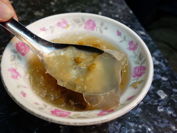 顏記甜湯+杏仁露+綠豆露+老字號店面+永樂夜市 顏記甜湯+杏仁露+綠豆露+老字號店面+永樂夜市