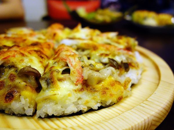 大匠食堂日本料理店 + 來日本料理店吃Pizza? 大匠食堂日本料理店 + 來日本料理店吃Pizza?