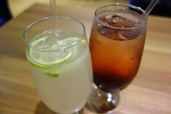 Brookhurst CaliPHOnia  布魯克加州式越南餐廳：布魯克加州式越南餐廳+異國美食+加州清淡遇上越南酸辣+雞肉河粉+BBQ豬+素食春捲+新鮮檸檬蘇打+東區+