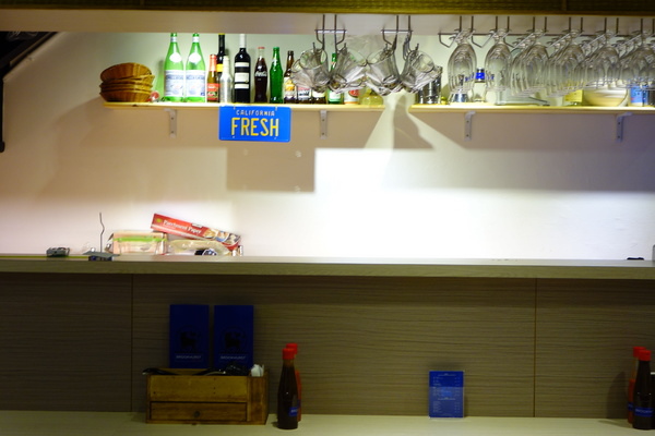 Brookhurst CaliPHOnia  布魯克加州式越南餐廳：布魯克加州式越南餐廳+異國美食+加州清淡遇上越南酸辣+雞肉河粉+BBQ豬+素食春捲+新鮮檸檬蘇打+東區+