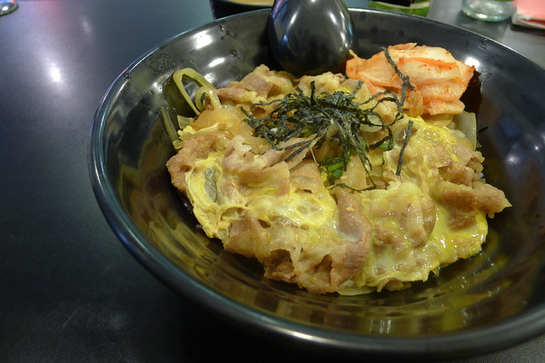 食。新竹清大夜市。二六食堂