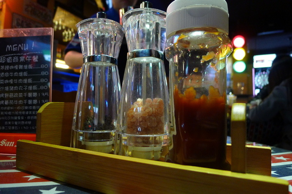 食。台北板橋。WORTHY活西美式餐飲 食。台北板橋。WORTHY活西美式餐飲
