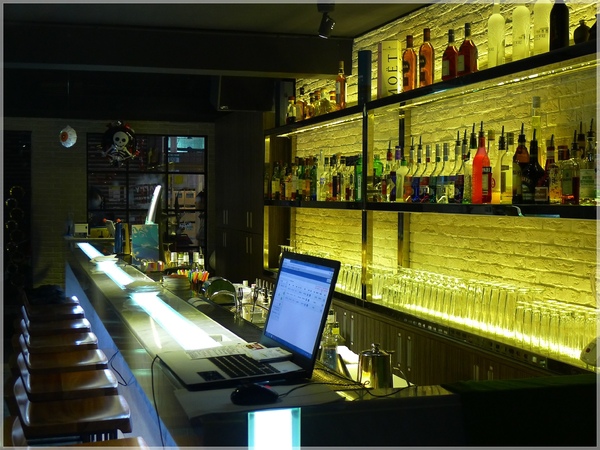 食。El Cielo。延吉街裡有氣氛的小酒吧! 食。El Cielo。延吉街裡有氣氛的小酒吧!