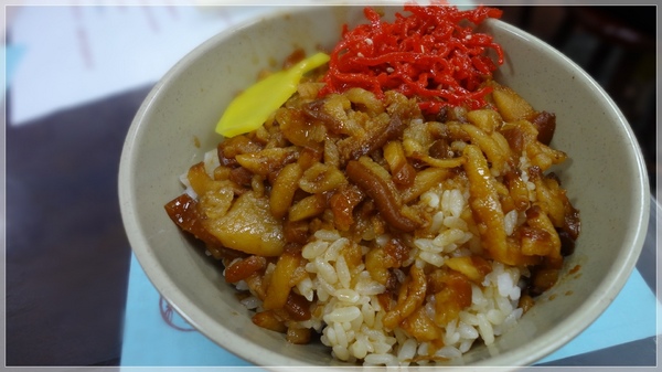 食。延三夜市。紅豆腐豬血湯 食。延三夜市。紅豆腐豬血湯