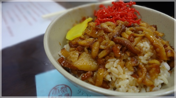 食。延三夜市。紅豆腐豬血湯 食。延三夜市。紅豆腐豬血湯