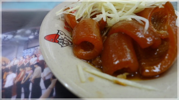 食。延三夜市。紅豆腐豬血湯 食。延三夜市。紅豆腐豬血湯