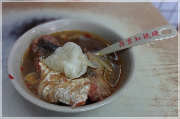 食。台北昌吉延平北路。紅燒炖鰻 食。台北昌吉延平北路。紅燒炖鰻