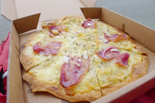 食。台北大安區。小小餐館+平價的pizza披薩 食。台北大安區。小小餐館+平價的pizza披薩