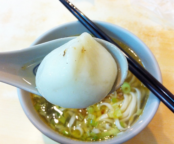 食。台北延三夜市。鮮肉湯圓 食。台北延三夜市。鮮肉湯圓