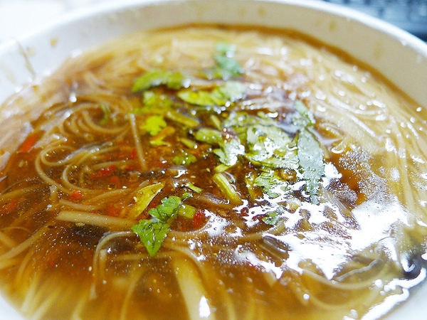 食。新竹清夜。大腸蚵仔麵線+傳統肉圓超好吃