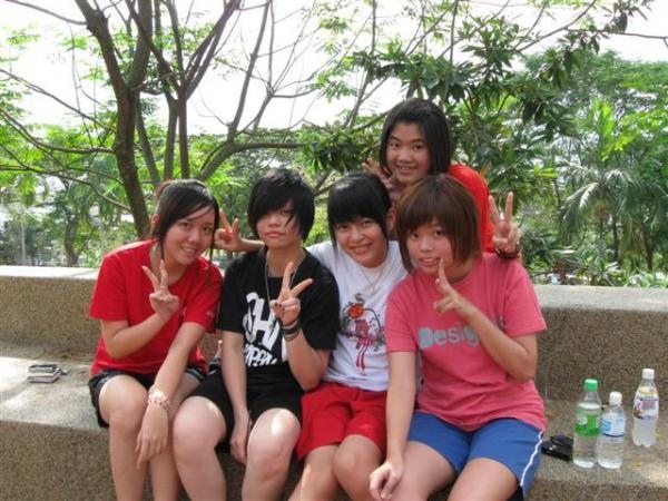 niko+charlottle+nikki+me+candy