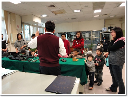201101198m秉3y6m警局 003.jpg