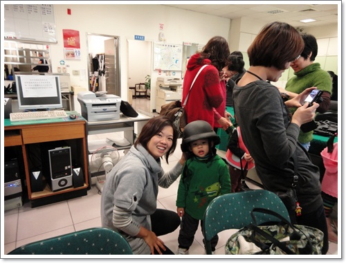 201101198m秉3y6m警局 022.jpg