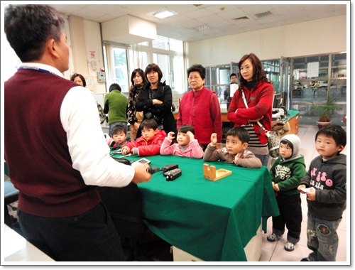 201101198m秉3y6m警局 005.jpg