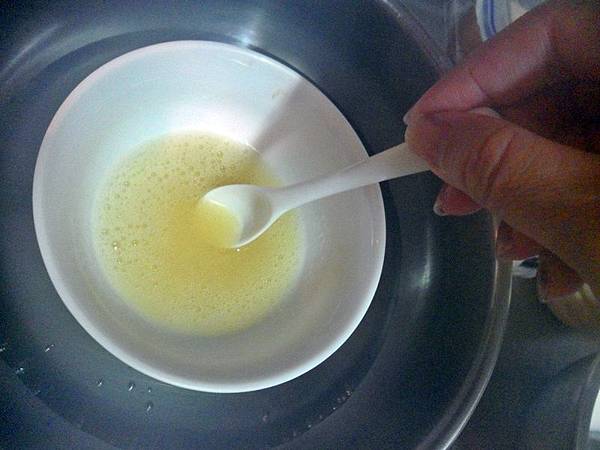 吉利丁隔水加熱.JPG 吉利丁隔水加熱.JPG