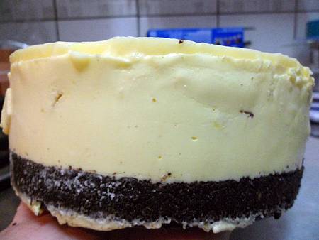 芒果慕斯蛋糕-蛋糕脫模較完整面.JPG 芒果慕斯蛋糕-蛋糕脫模較完整面.JPG