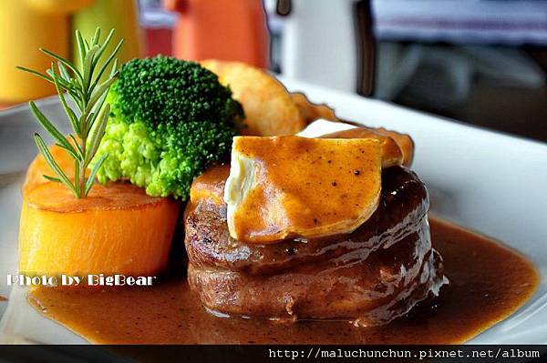 MEMN008.jpg MEMN008.jpg