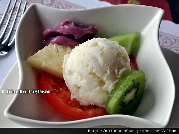 MEMN002.jpg MEMN002.jpg