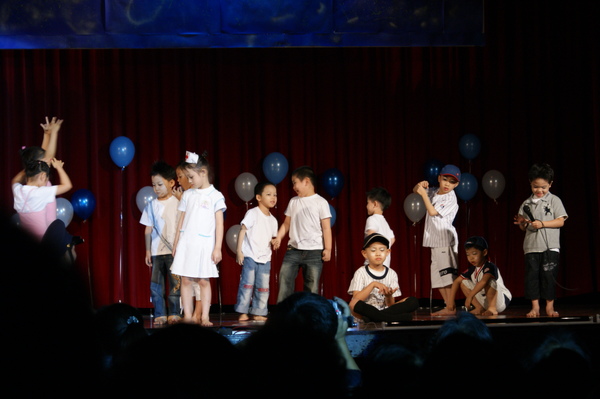 小王子表演3.JPG 小王子表演3.JPG