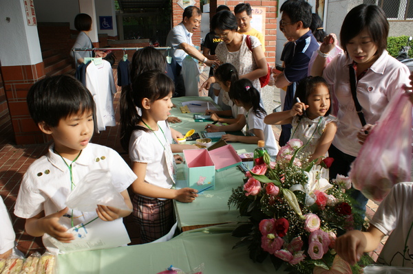 小王子義賣.JPG 小王子義賣.JPG