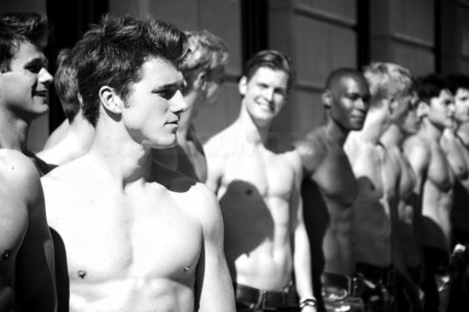 abercrombie-fitch-paris-story-opening-shirtless-models-05122011-01-430x286.jpg