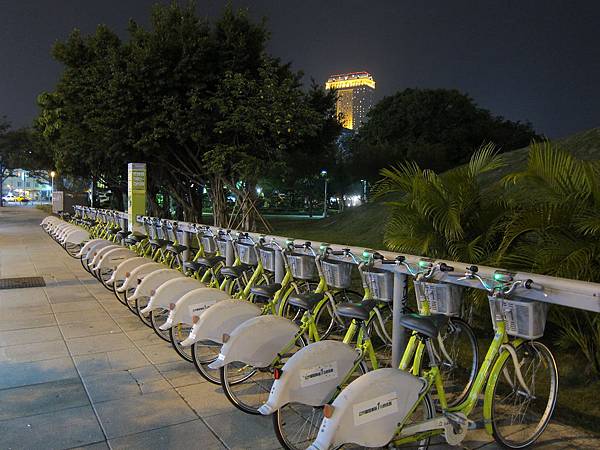 高雄。高雄市公共腳踏車租賃系統 IMG_1882.JPG