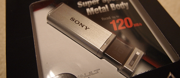 Sony。金屬隨身碟 P8226152