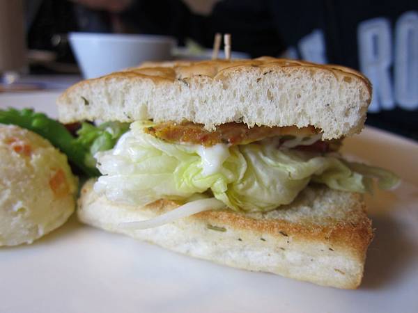 香草雞肉三明治 IMG_7076