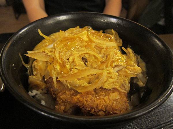 豬排滑蛋蓋飯 IMG_7912