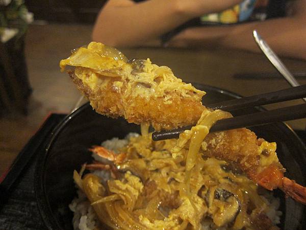 炸蝦滑蛋蓋飯 IMG_7922