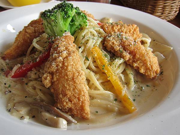酥炸魚塊佐奶油麵 IMG_1931