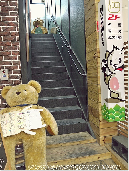 2上樓梯.jpg 2上樓梯.jpg