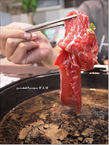21肉片沾醬涮.JPG 21肉片沾醬涮.JPG