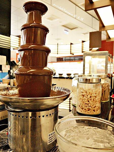 26巧克力噴泉.JPG 26巧克力噴泉.JPG