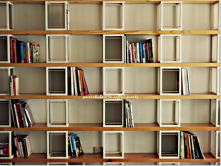 22二樓書櫃 22二樓書櫃