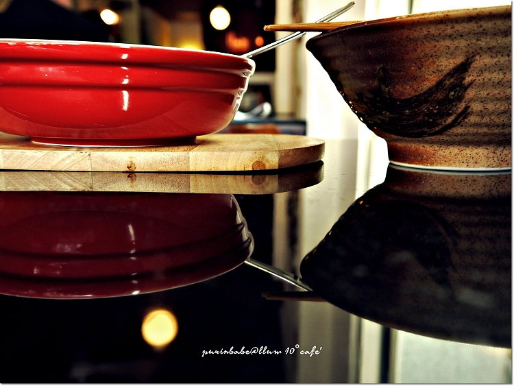 32餐具倒影 32餐具倒影