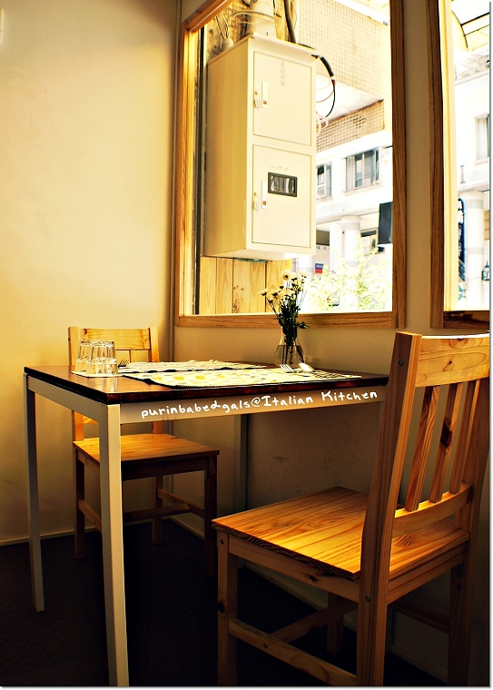 4靠窗座位1 4靠窗座位1