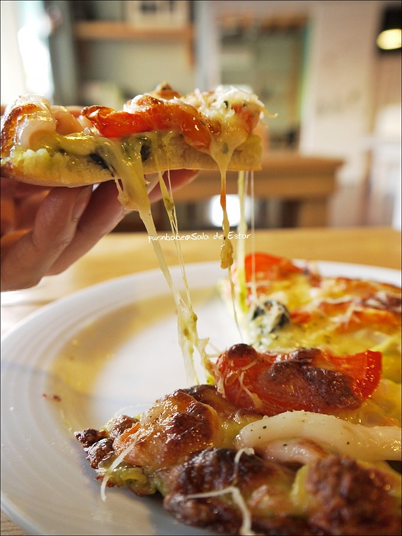 32六吋青醬海鮮披薩2 32六吋青醬海鮮披薩2