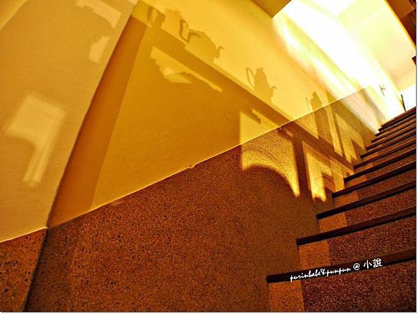 9樓梯倒影.JPG 9樓梯倒影.JPG